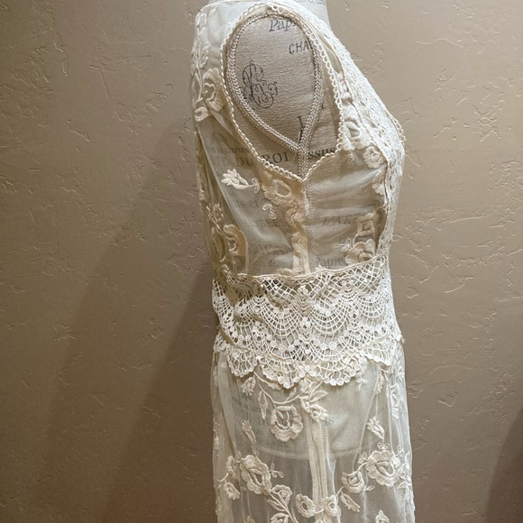 Sundance Lace Embroidered Sheer Mesh Creme/Ivory Tunic - Picture 7 of 11
